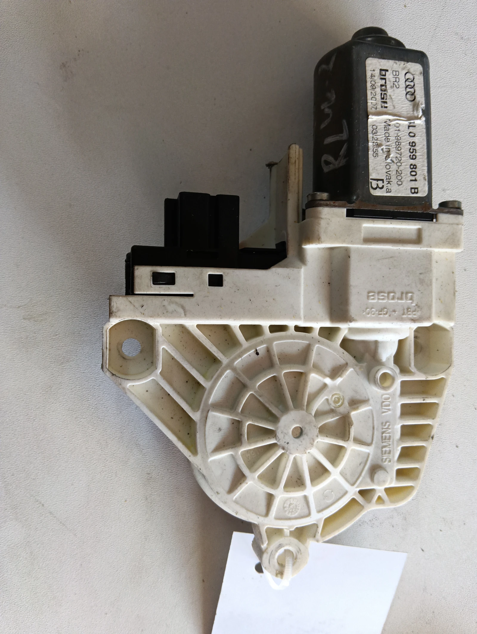 ел.машинка за задно ляво  4L0959801B Audi Q7