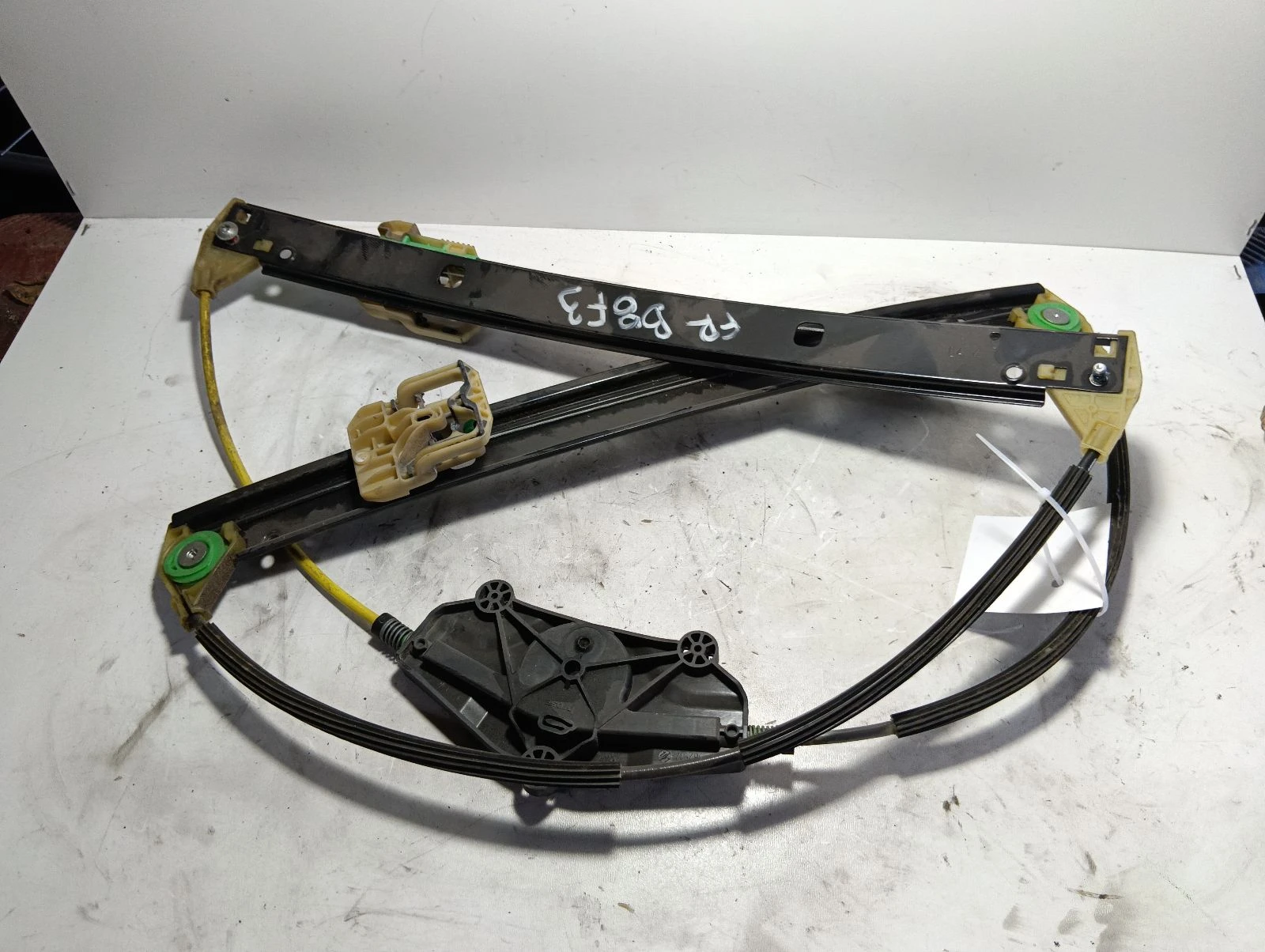 стъклоповдигач преден десен 8K0837462D Audi A4