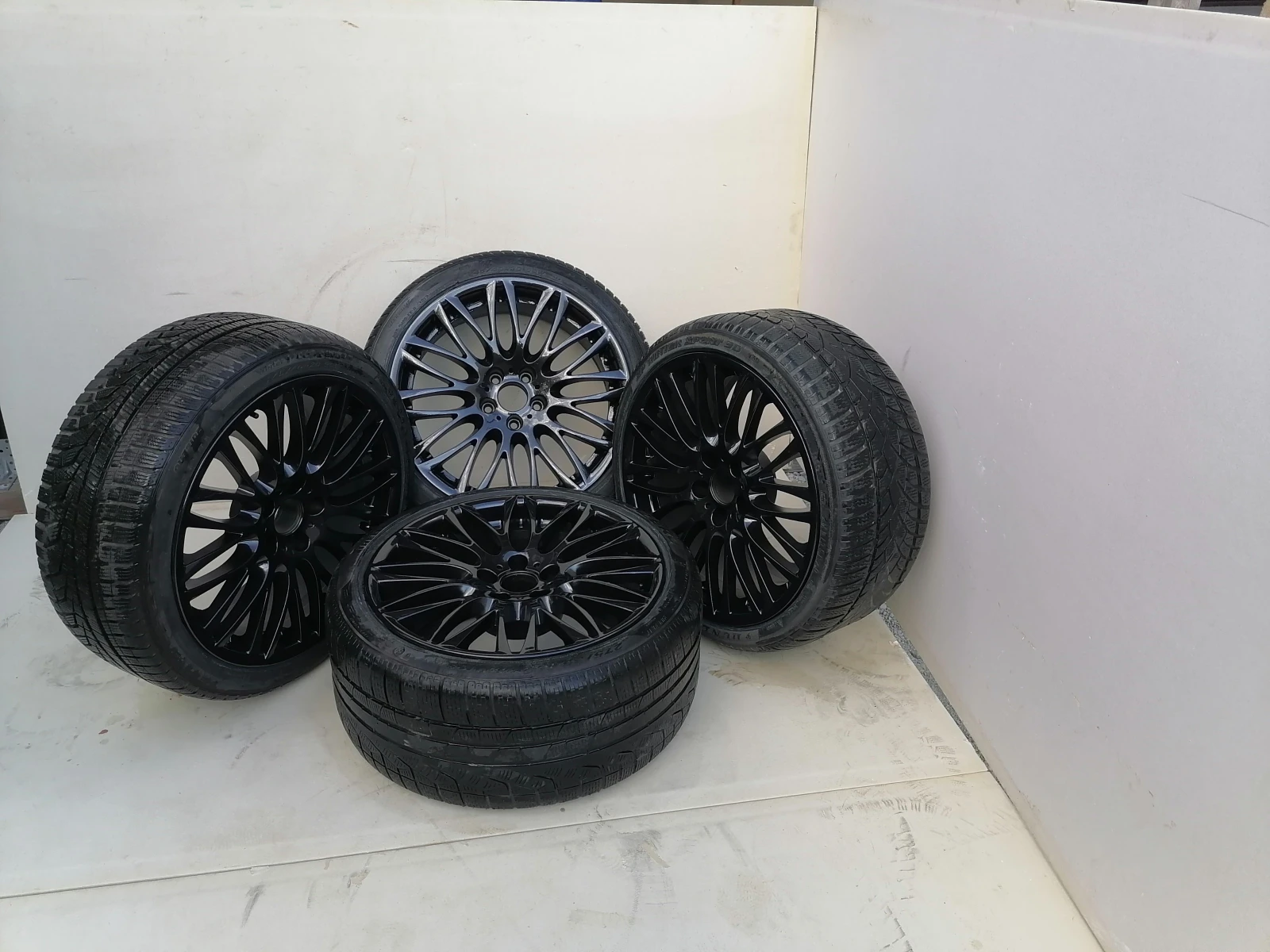 Гуми с джанти Hankook 245/40R20, снимка 3 - Гуми и джанти - 56010939