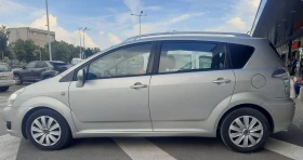 Toyota Corolla verso 2.2 Д4Д, снимка 3