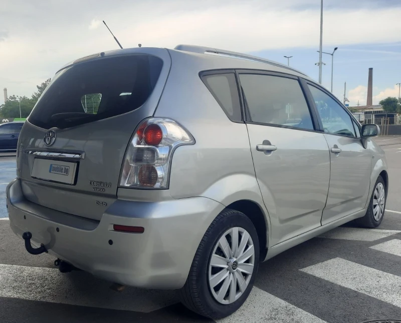 Toyota Corolla verso 2.2 Д4Д, снимка 2 - Автомобили и джипове - 47439925