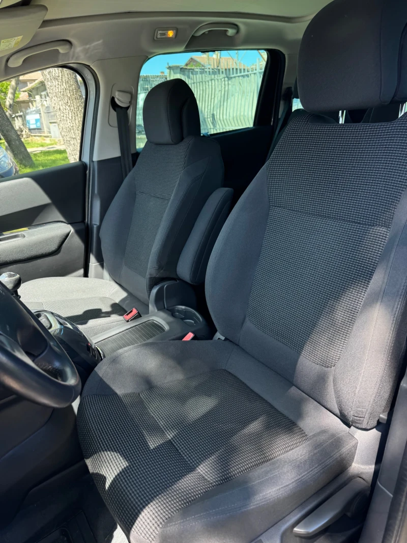 Peugeot 5008 1.6 DIESEL AUSTRIA, снимка 10 - Автомобили и джипове - 50565289