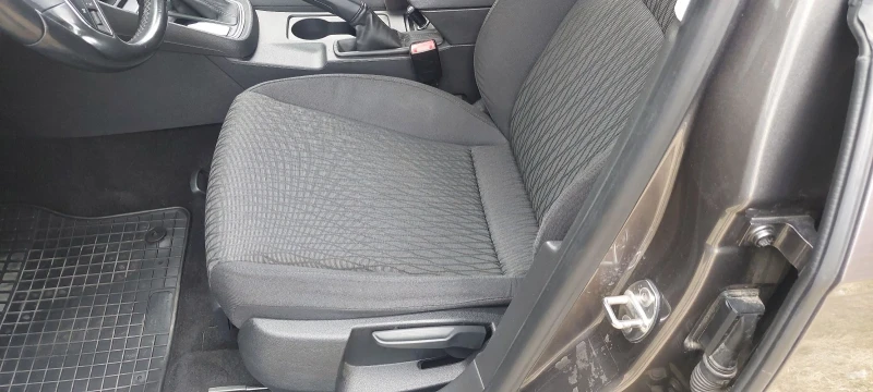 Seat Leon 1.6 TDI DSG 7 ск. 110 к.с., снимка 5 - Автомобили и джипове - 51938075