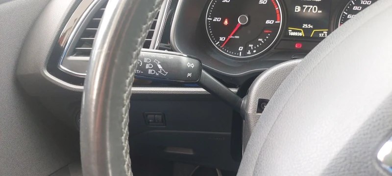 Seat Leon 1.6 TDI DSG 7 ск. 110 к.с., снимка 13 - Автомобили и джипове - 51938075