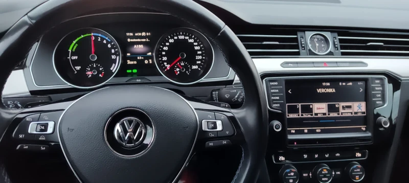 VW Passat Pl-hibrid , снимка 5 - Автомобили и джипове - 52555091