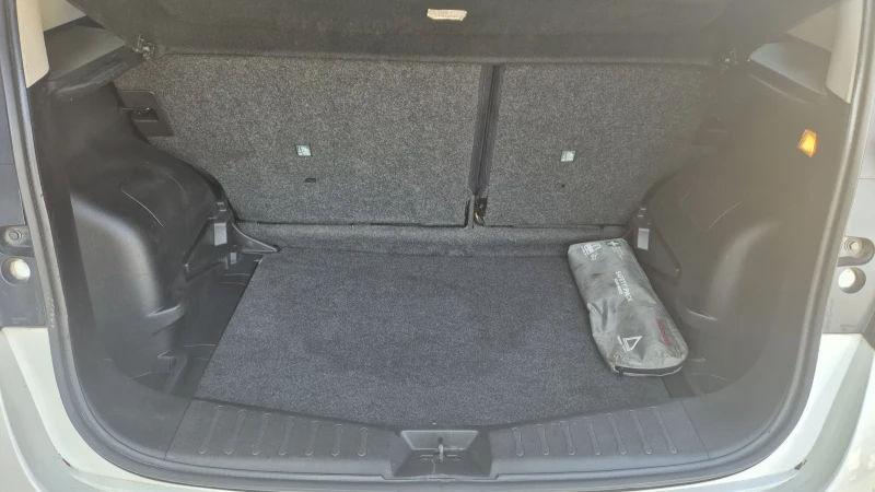 Nissan Note 1.2 бензин 80к.с., снимка 16 - Автомобили и джипове - 51613669