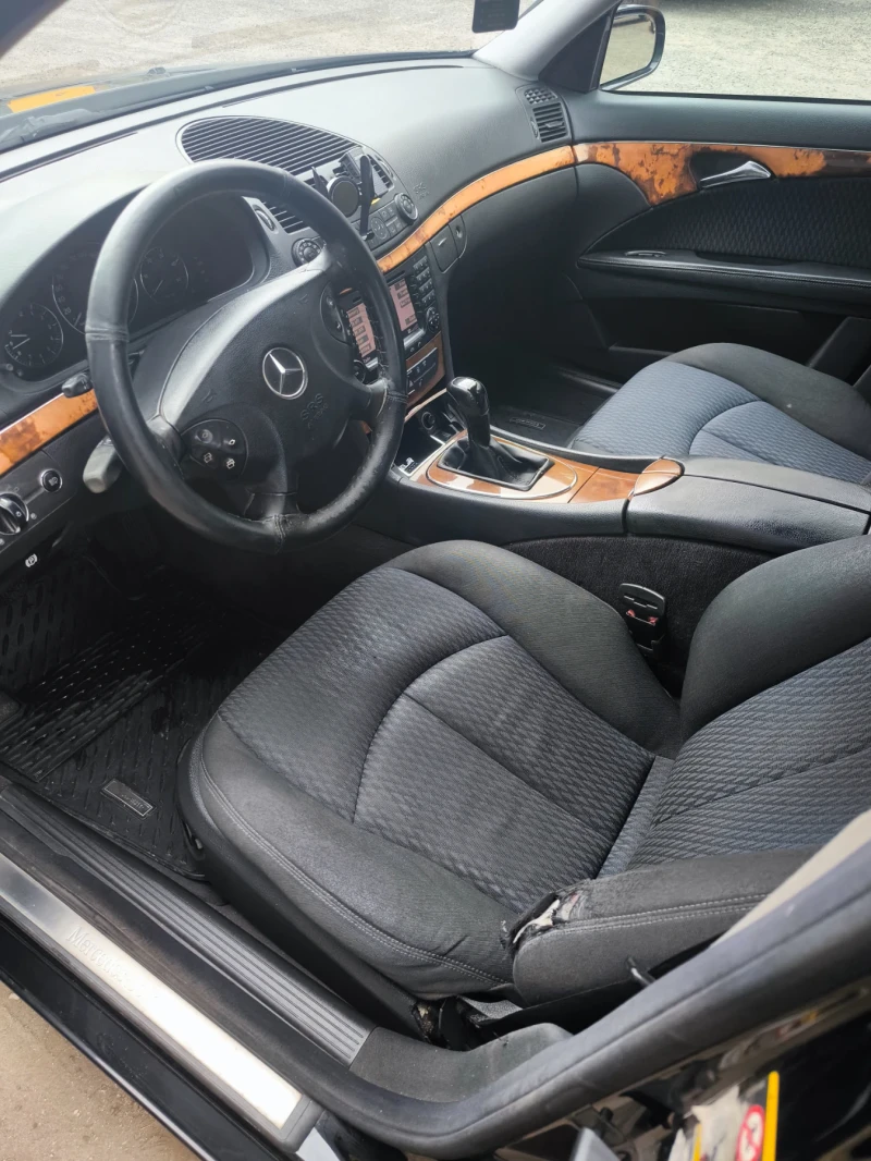 Mercedes-Benz E 270, снимка 8 - Автомобили и джипове - 51948745