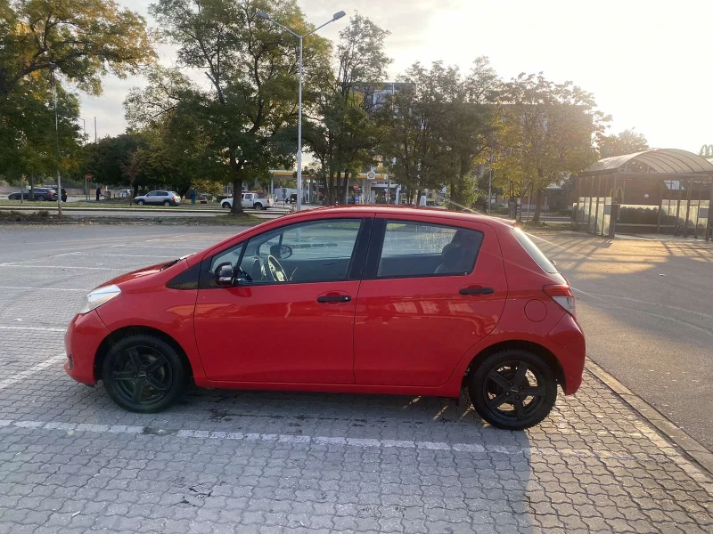 Toyota Yaris 1.3, снимка 3 - Автомобили и джипове - 52072601