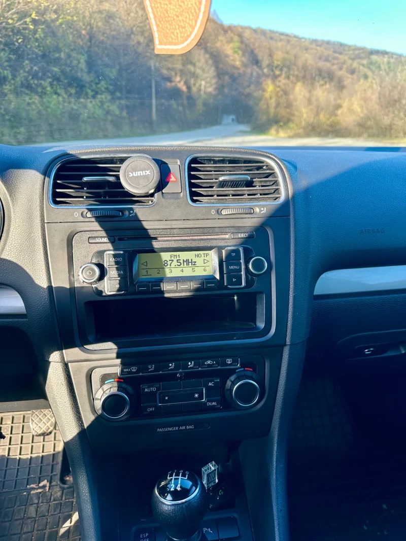 VW Golf 2.0TDI, снимка 8 - Автомобили и джипове - 52343836