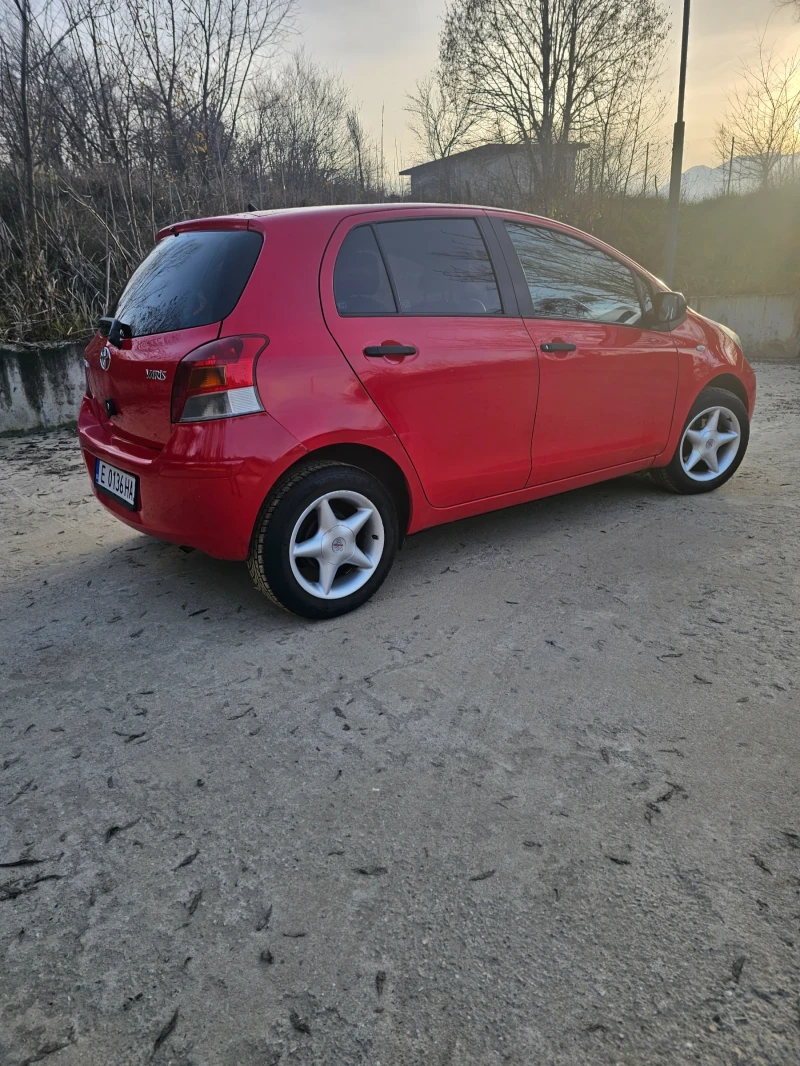 Toyota Yaris 1.0, снимка 7 - Автомобили и джипове - 52839520