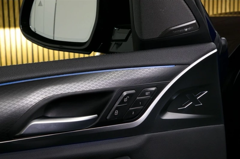 BMW iX3 M-Sport, снимка 10 - Автомобили и джипове - 53002574