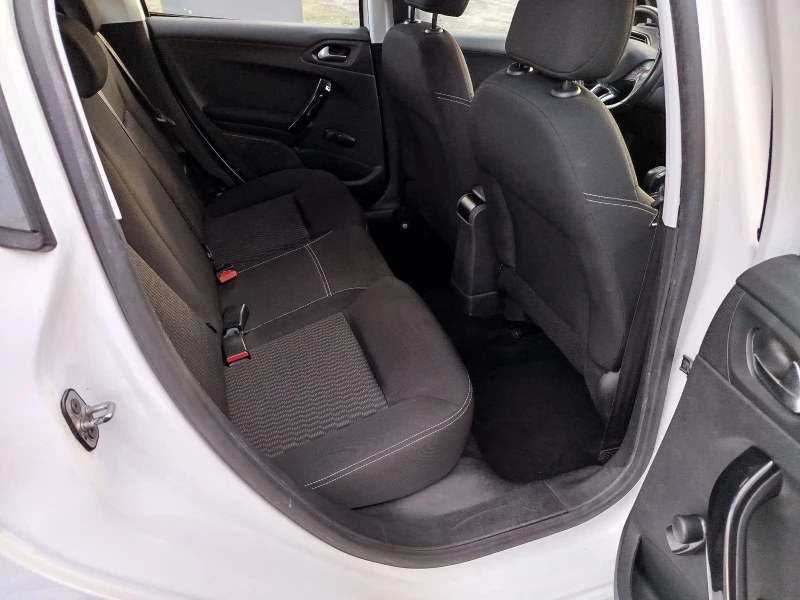 Peugeot 208 1.6HDI-140хил.км., снимка 12 - Автомобили и джипове - 53047299