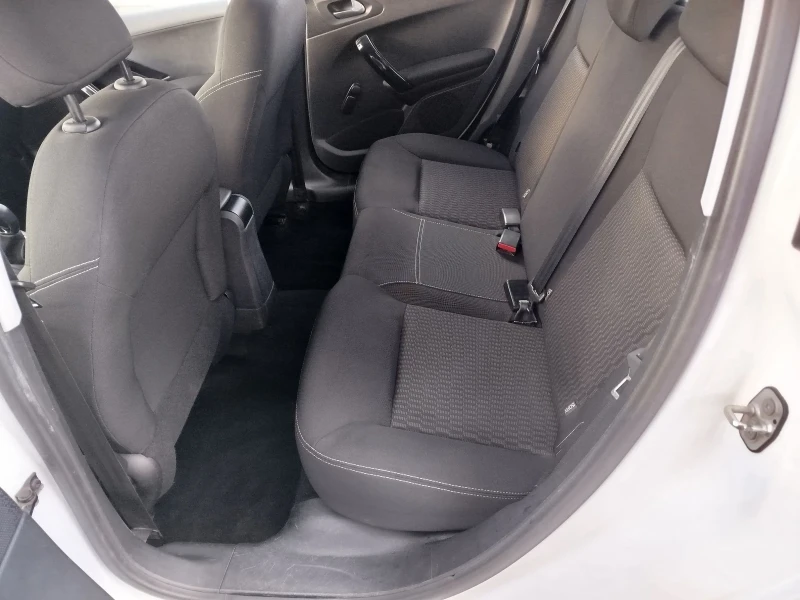 Peugeot 208 1.6HDI-140хил.км., снимка 13 - Автомобили и джипове - 53047299