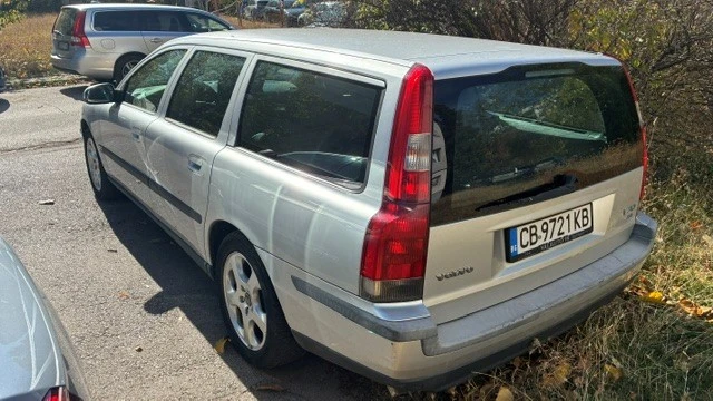 Volvo V70, снимка 3 - Автомобили и джипове - 56565921