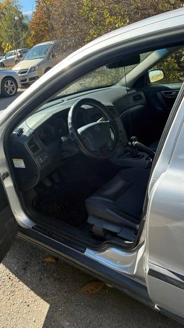 Volvo V70, снимка 8 - Автомобили и джипове - 56565921