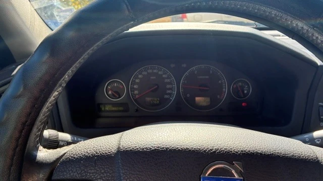 Volvo V70, снимка 9 - Автомобили и джипове - 56565921