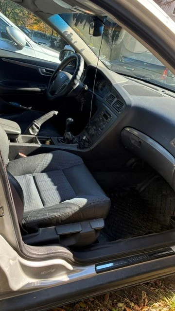 Volvo V70, снимка 5 - Автомобили и джипове - 56565921