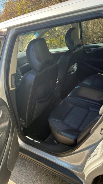 Volvo V70, снимка 7 - Автомобили и джипове - 56565921