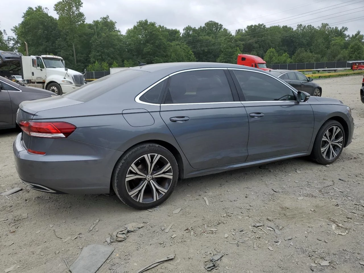 VW Passat SEL FWD - изображение 3