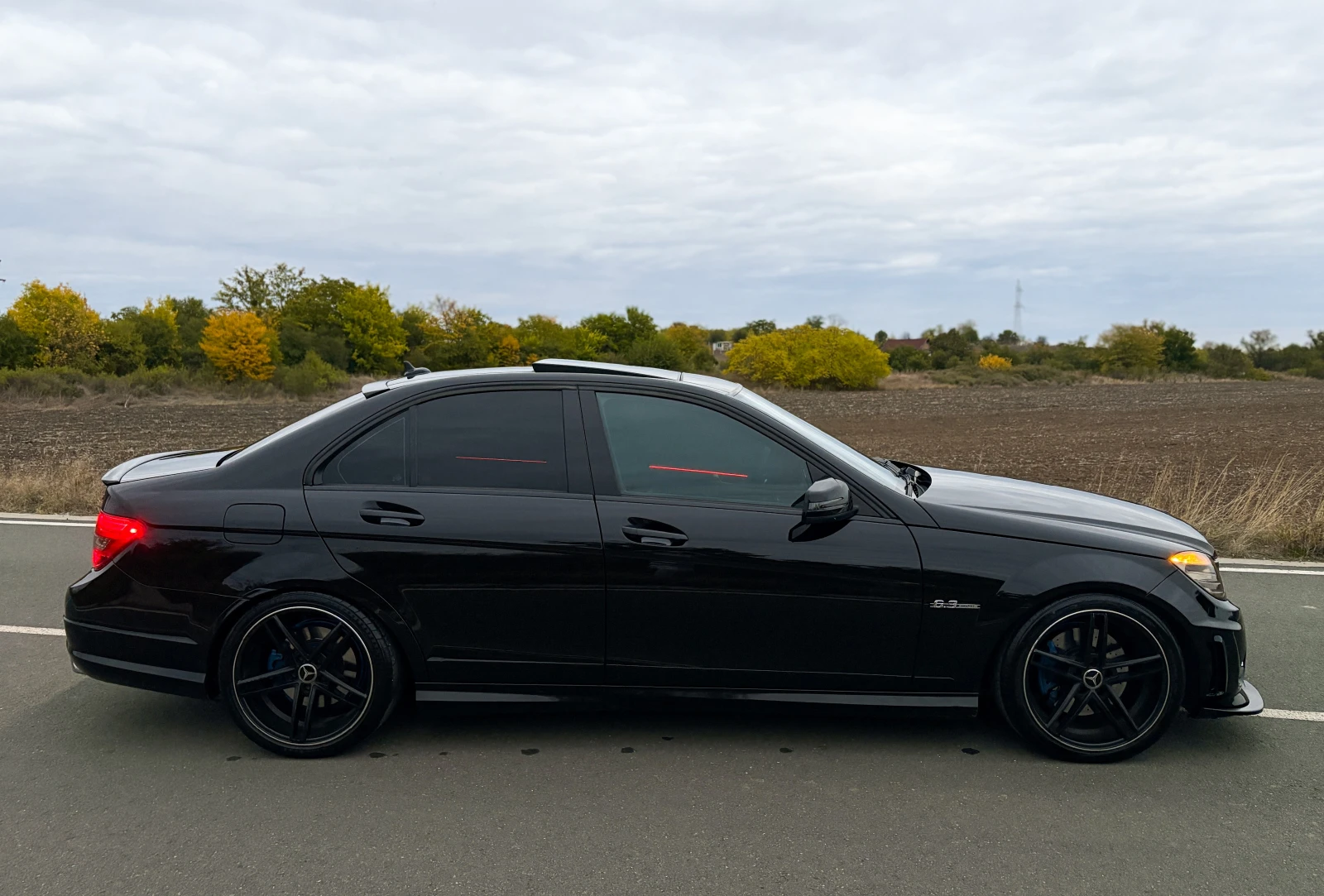 Mercedes-Benz C 320 AMG/NAVI/PANO/MEMORY / Harman - изображение 7