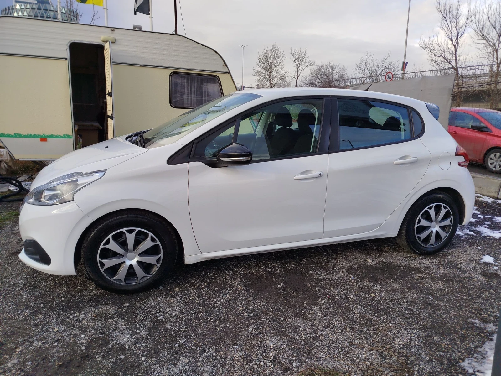 Peugeot 208 1.6HDI-140хил.км. - изображение 8