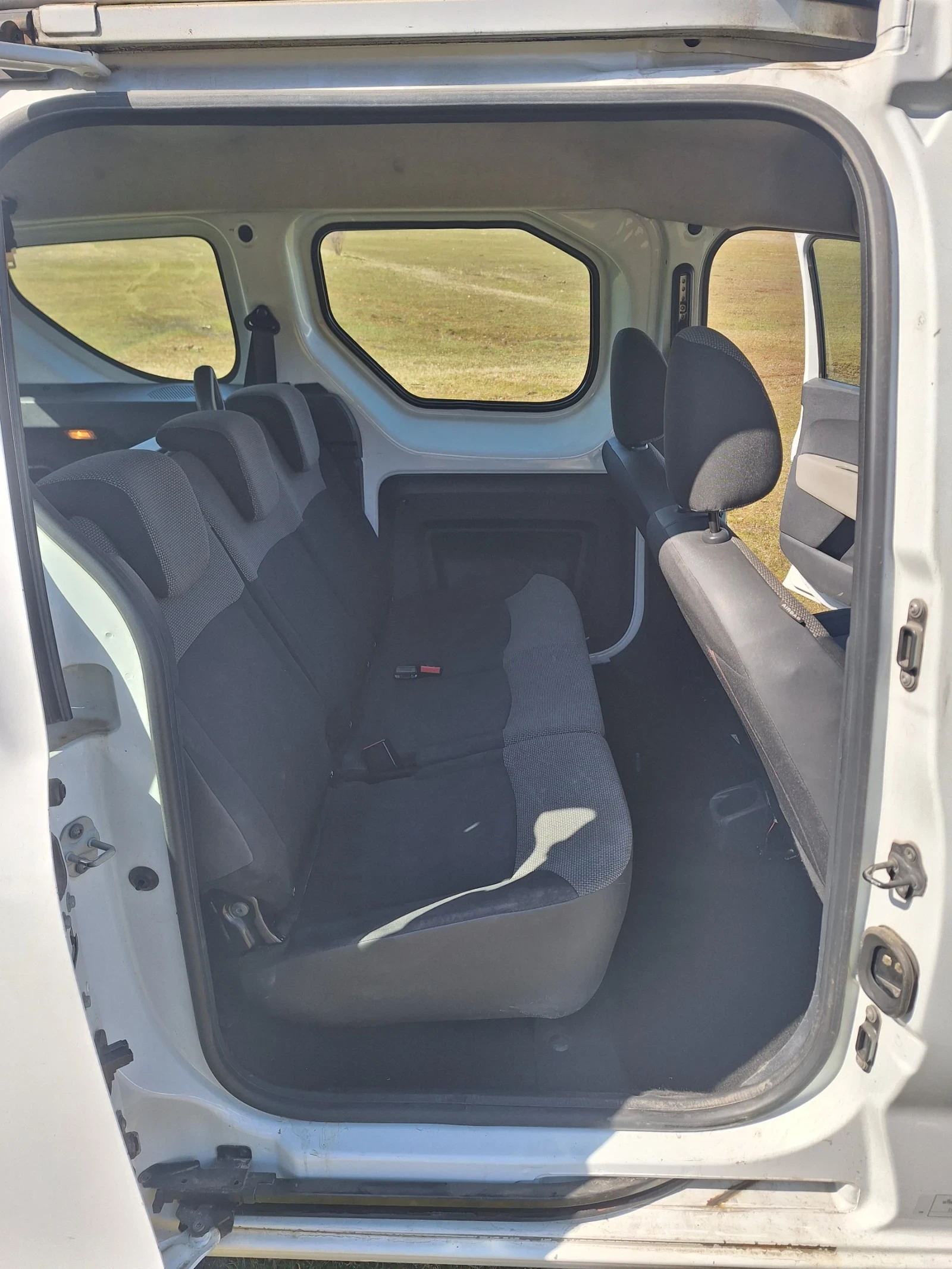 Dacia Dokker 1.5 DCI, снимка 7 - Автомобили и джипове - 53846118