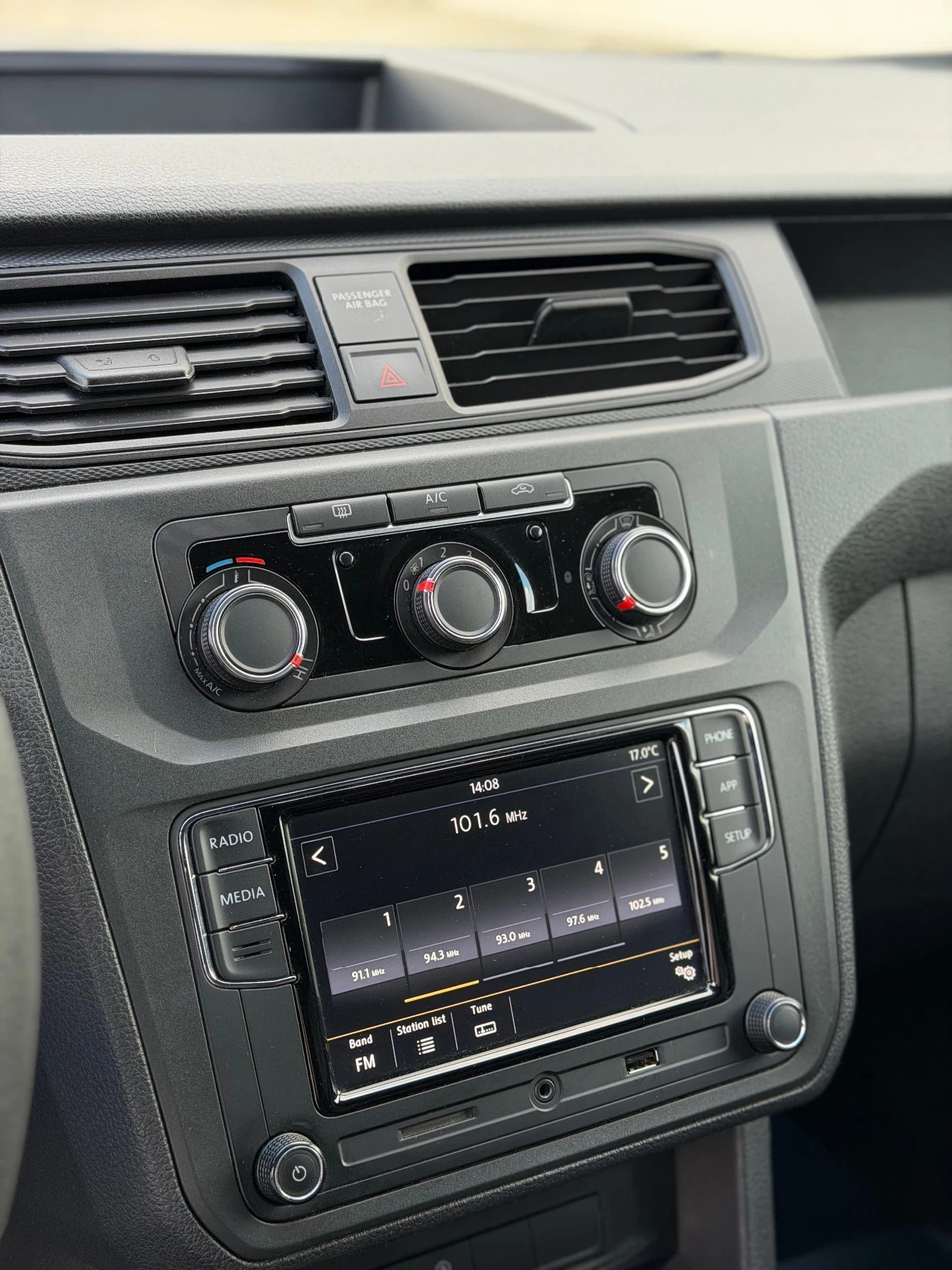 VW Caddy Edition 1, снимка 12 - Автомобили и джипове - 54026885