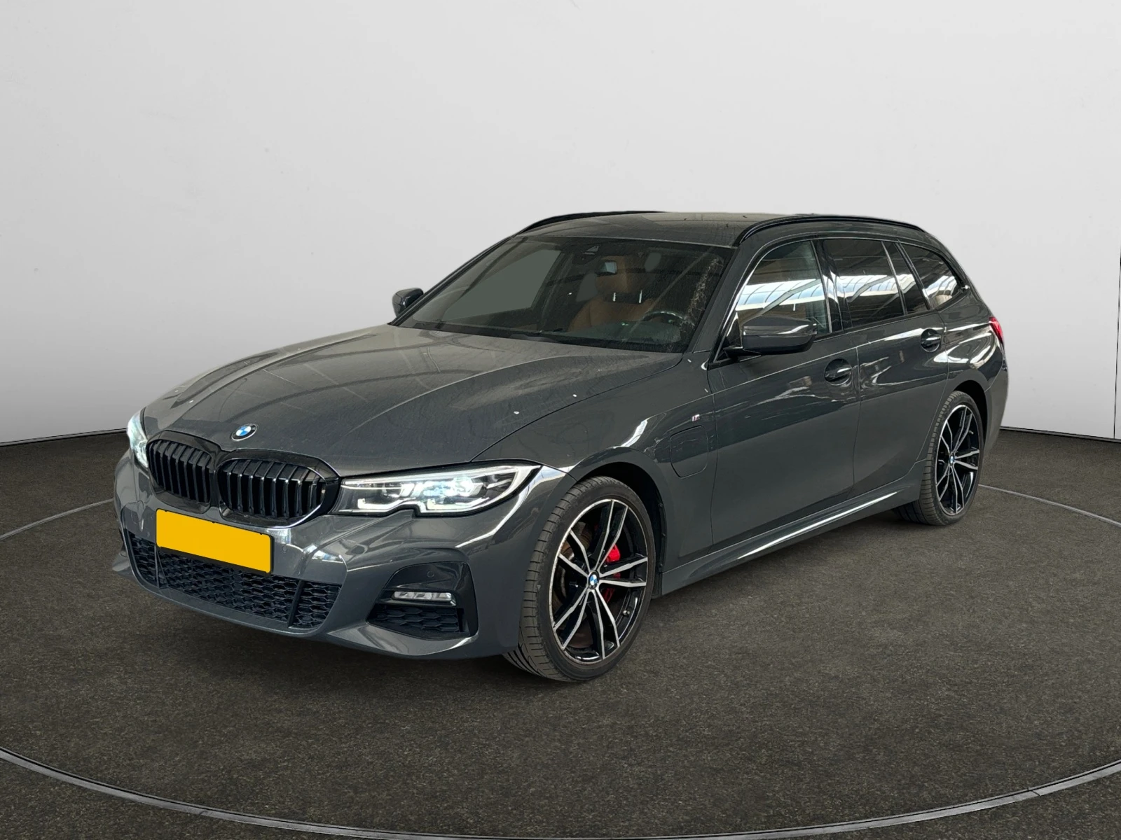 BMW 330 3 Series Touring 330e Business - Hybrid | Mobile.bg � ����������� 2