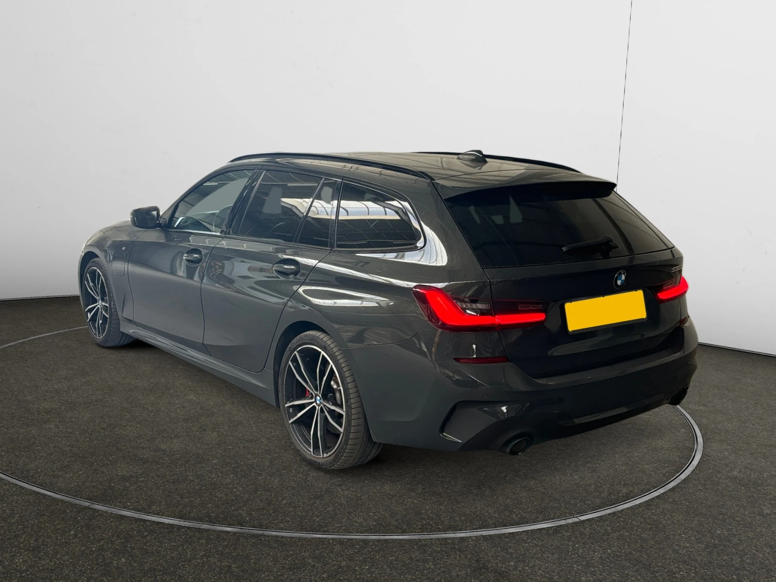 BMW 330 3 Series Touring 330e Business - Hybrid | Mobile.bg � ����������� 3