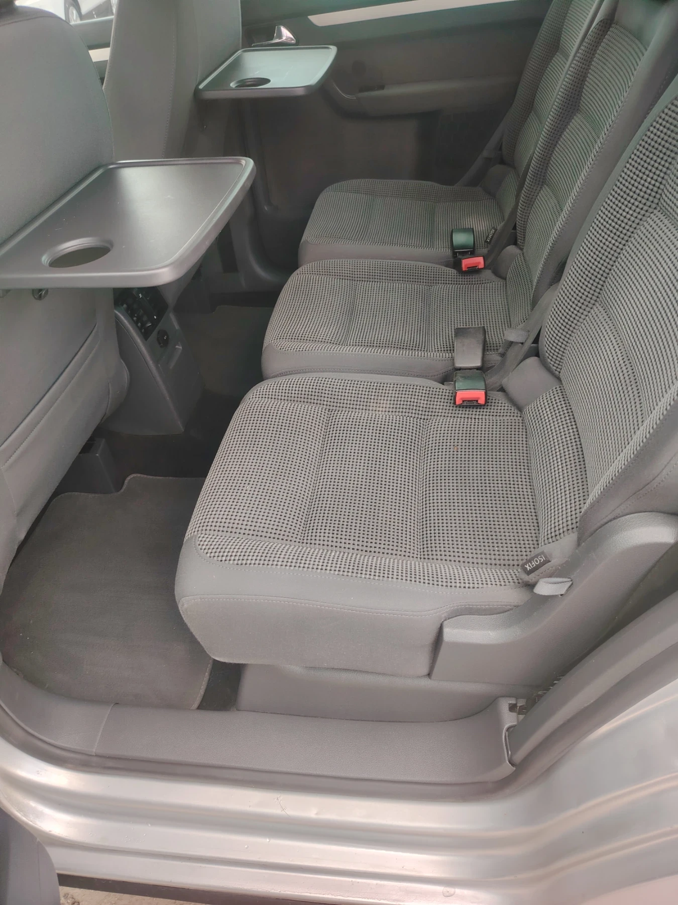 VW Touran, снимка 14 - Автомобили и джипове - 54531051