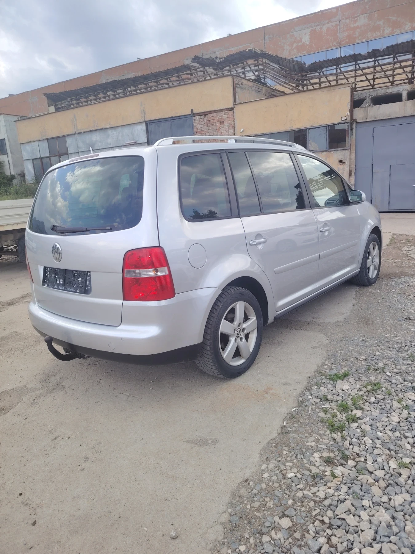 VW Touran, снимка 5 - Автомобили и джипове - 54531051