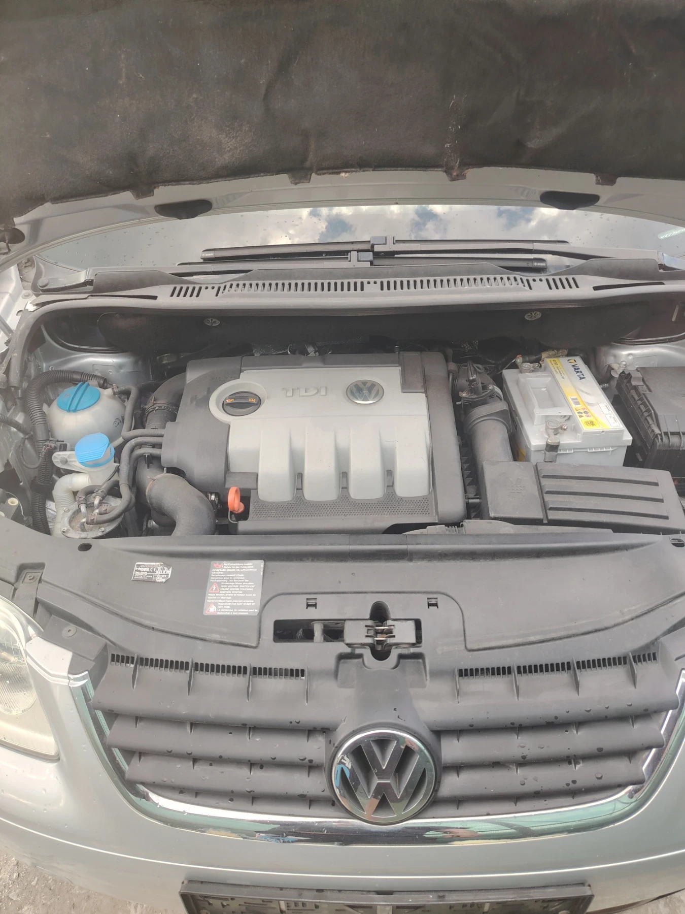 VW Touran, снимка 10 - Автомобили и джипове - 54531051
