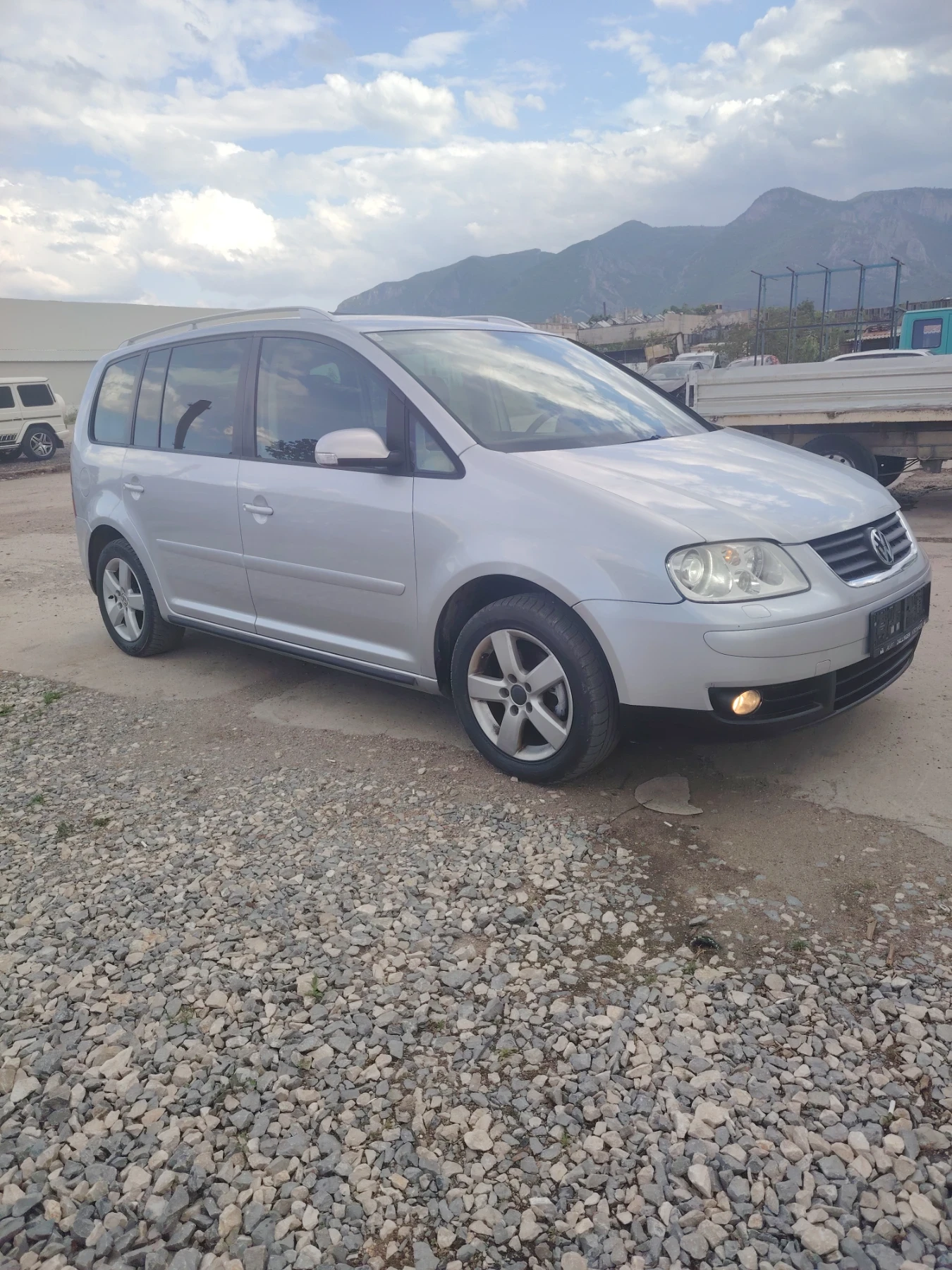 VW Touran, снимка 7 - Автомобили и джипове - 54531051