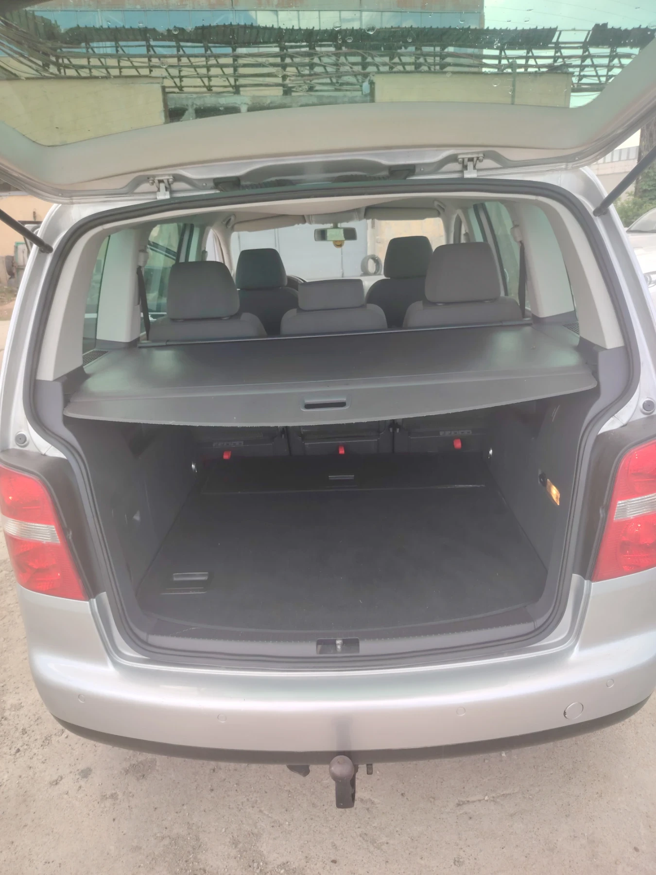 VW Touran, снимка 9 - Автомобили и джипове - 54531051