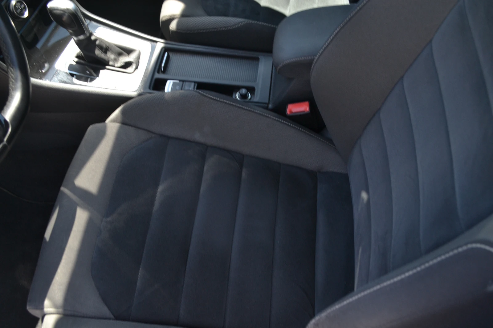 VW Golf 1.6tdi-dsg, снимка 9 - Автомобили и джипове - 54940615