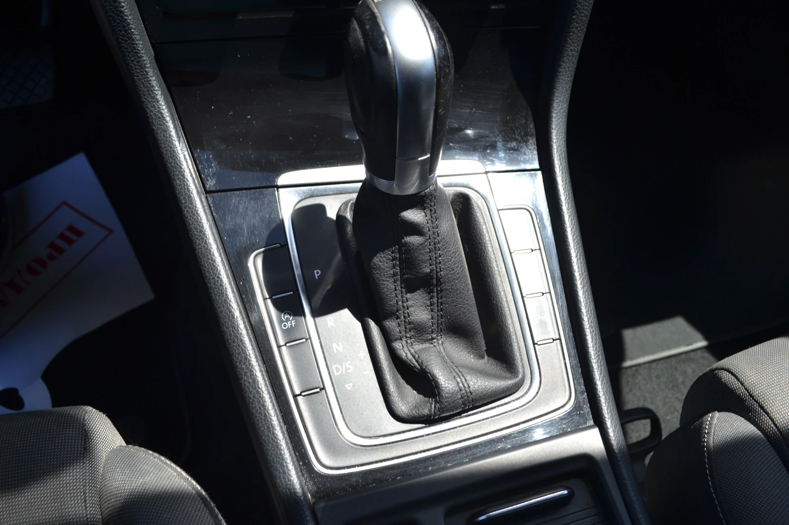 VW Golf 1.6tdi-dsg, снимка 12 - Автомобили и джипове - 54940615