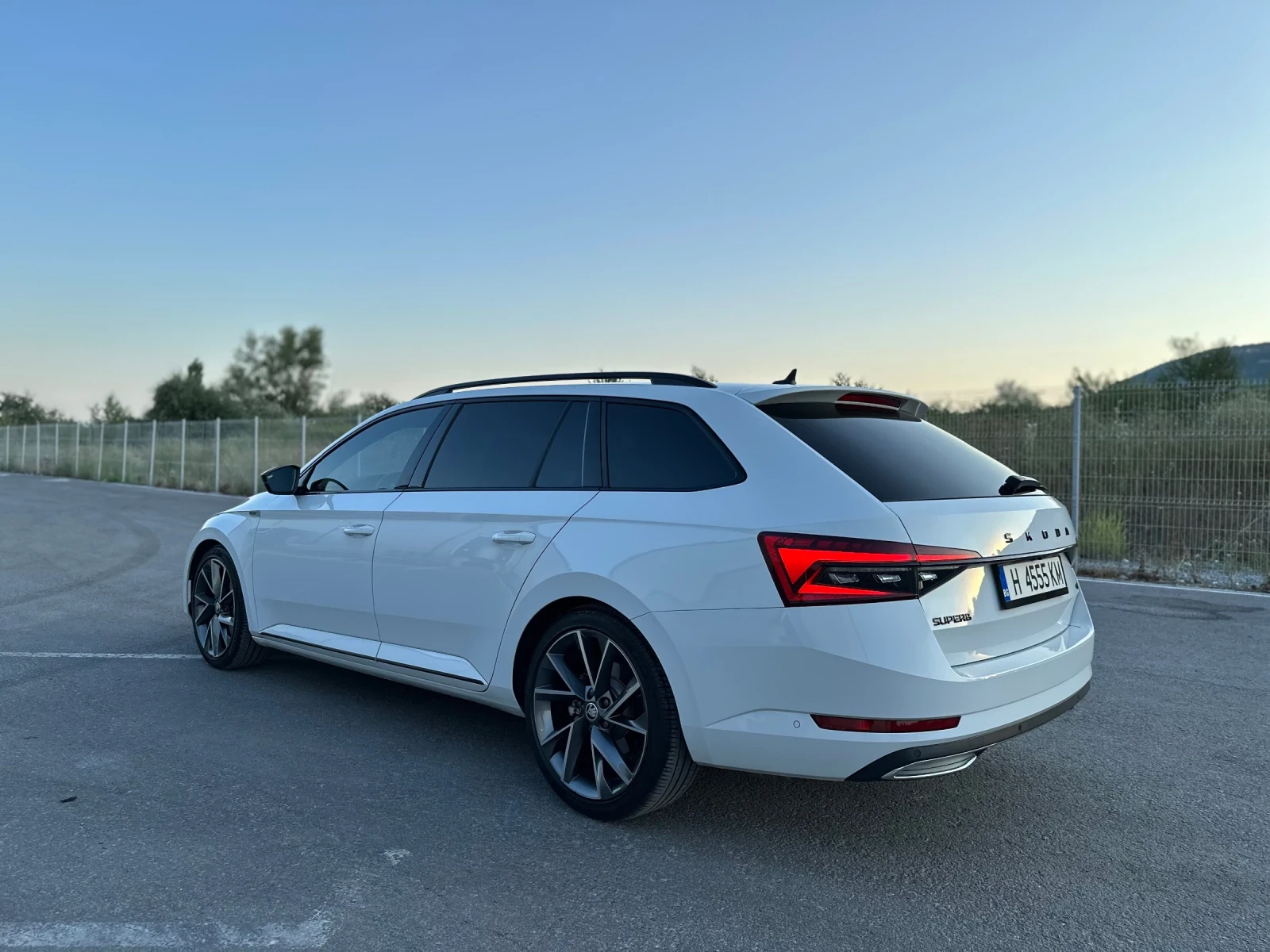Skoda Superb 2.0TDI DSG 4x4 SPORTLINE УНИКАТ, снимка 3 - Автомобили и джипове - 55257243