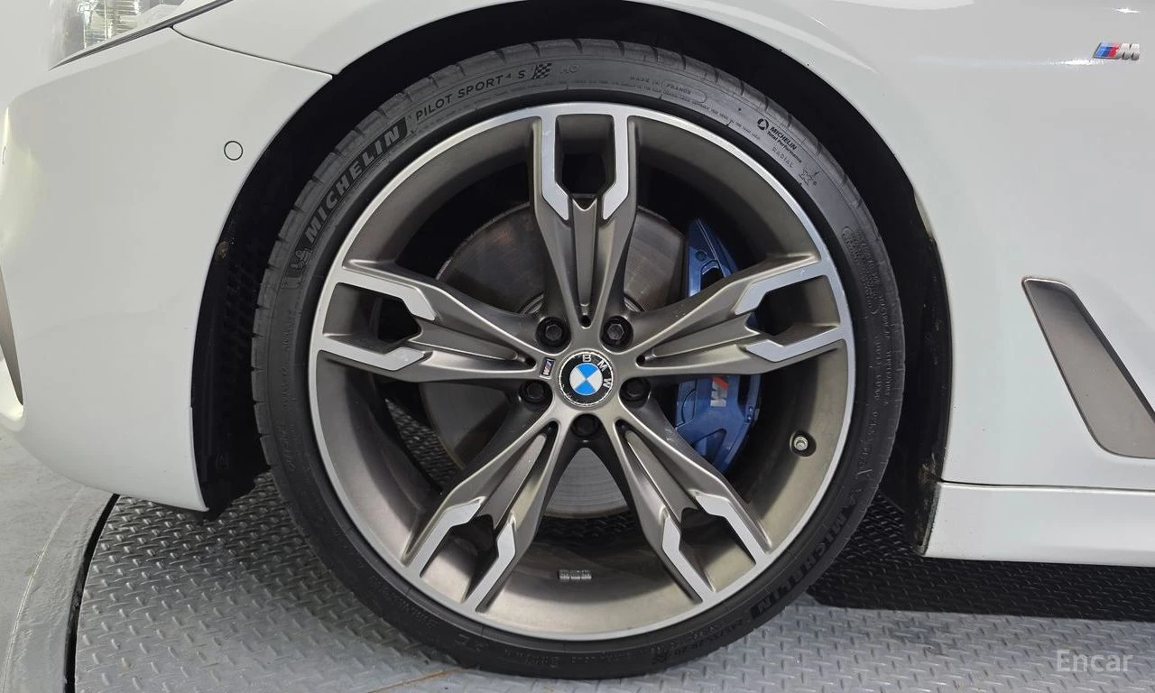 BMW 550 * ФИКСИРАНА ЦЕНА ДО БЪЛГАРИЯ * АВТОКРЕДИТ, снимка 6 - Автомобили и джипове - 55398723