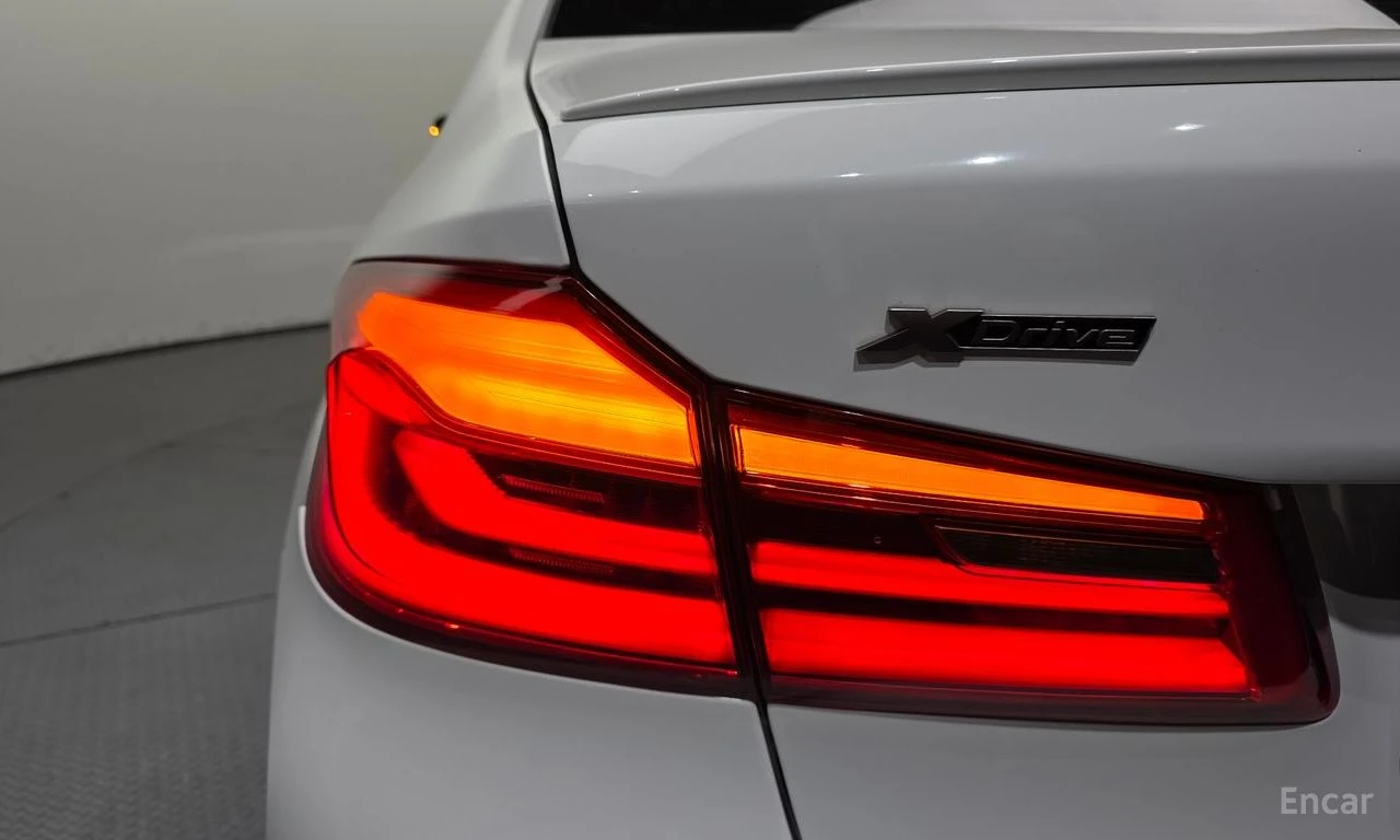 BMW 550 * ФИКСИРАНА ЦЕНА ДО БЪЛГАРИЯ * АВТОКРЕДИТ, снимка 9 - Автомобили и джипове - 55398723