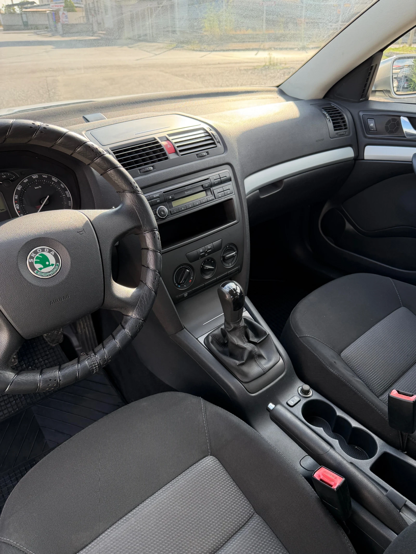 Skoda Octavia 1.6 MPI Стария Мотор 102к.с Реални Км, снимка 15 - Автомобили и джипове - 55419776