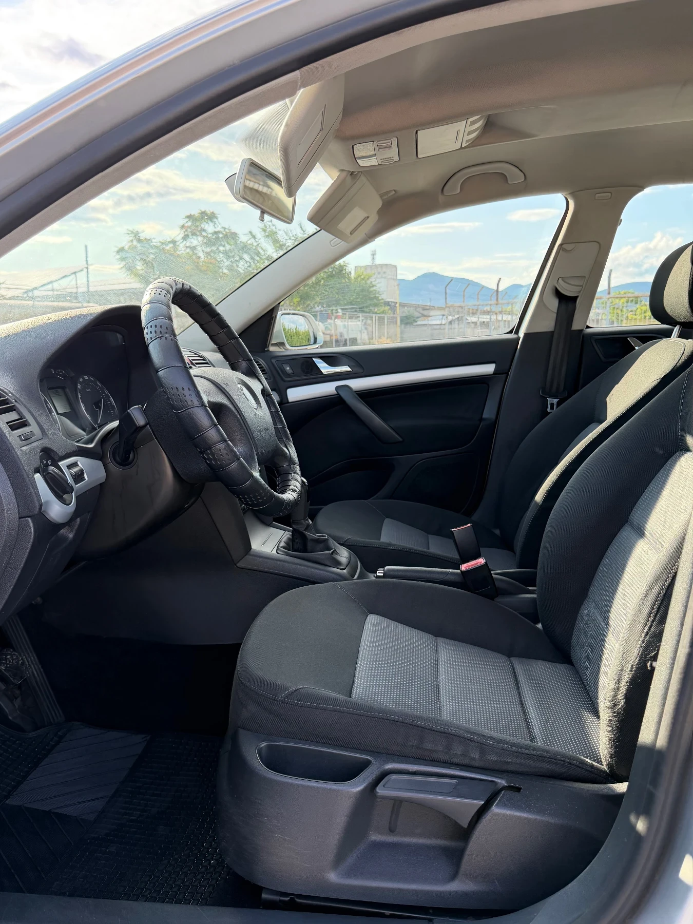 Skoda Octavia 1.6 MPI Стария Мотор 102к.с Реални Км, снимка 13 - Автомобили и джипове - 55419776