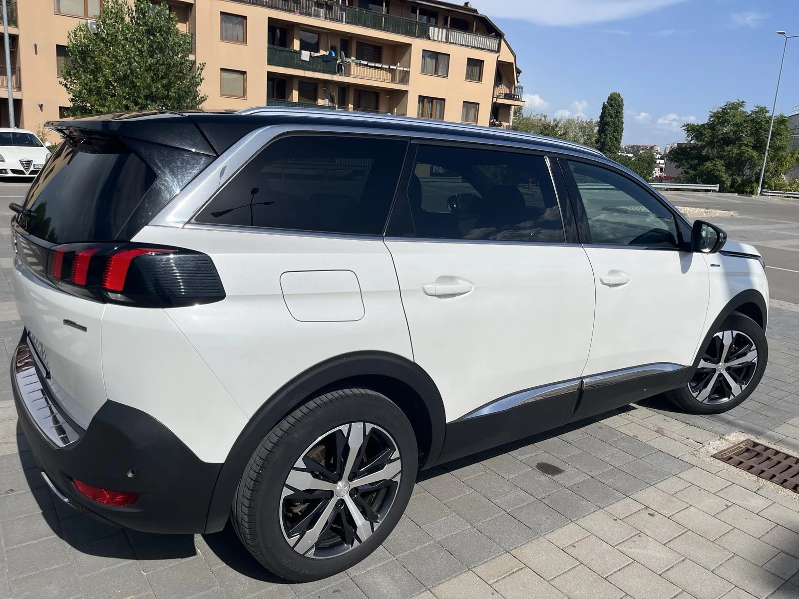Peugeot 5008 GT Line, снимка 4 - Автомобили и джипове - 55878957