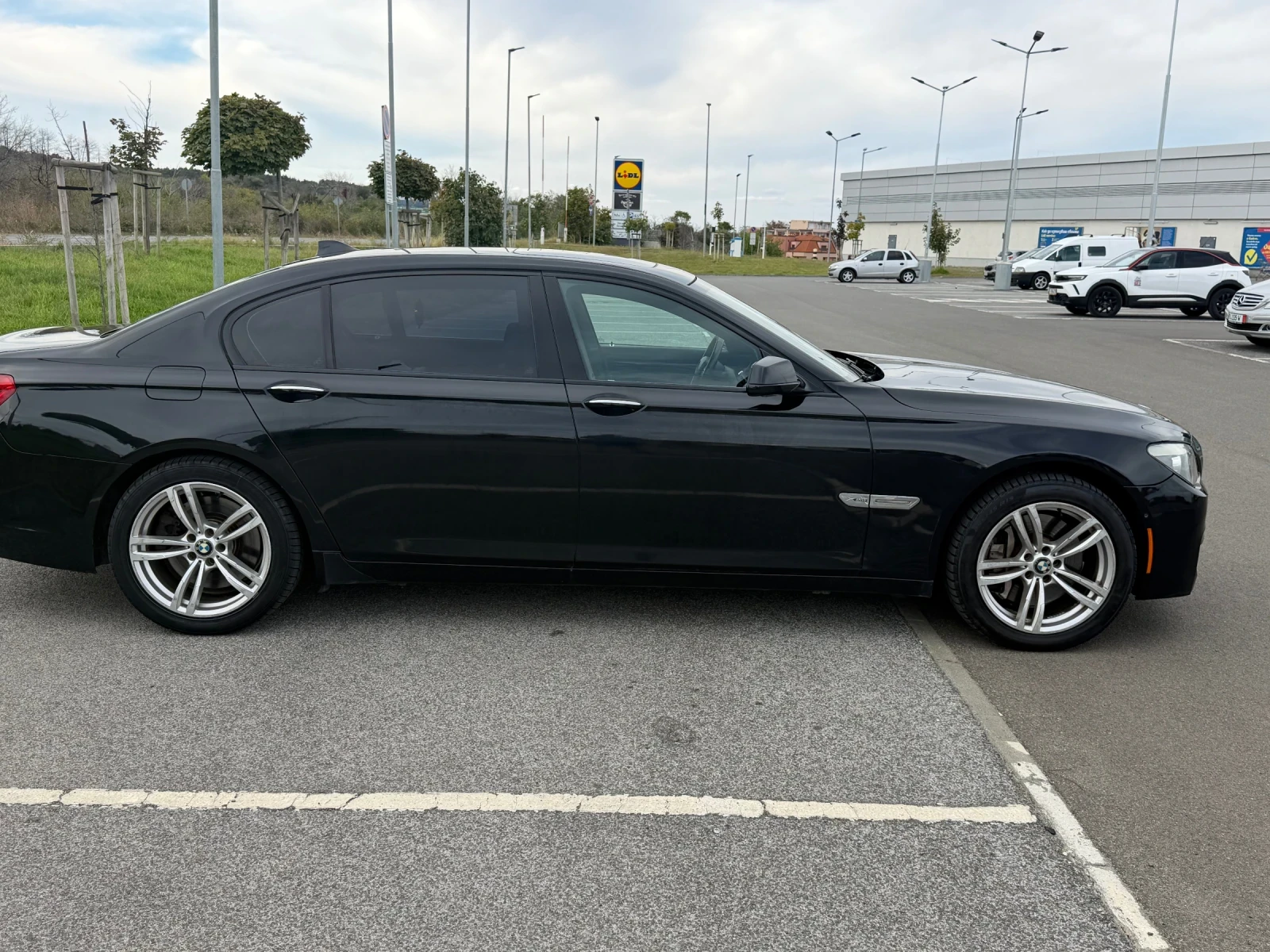 BMW 750 Li xDrive M-Pack, снимка 4 - Автомобили и джипове - 56224656