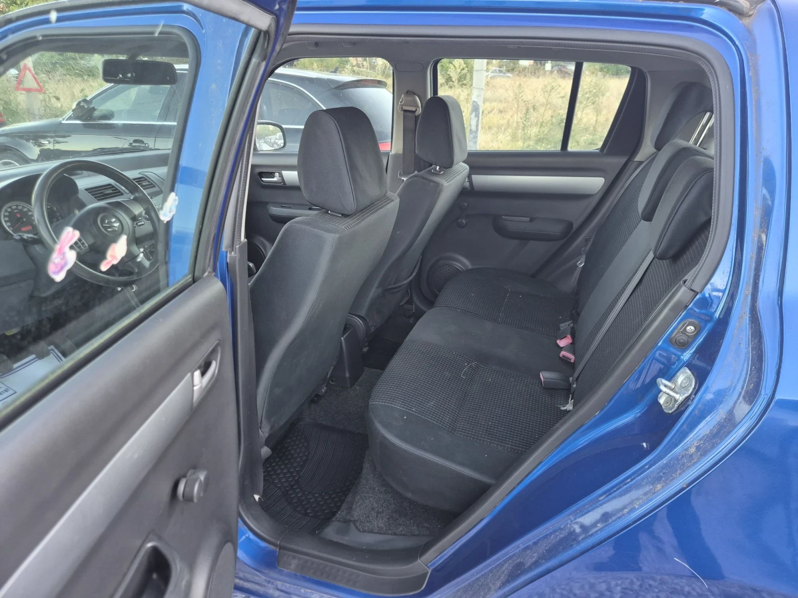 Suzuki Swift 1.3 DDIS, снимка 12 - Автомобили и джипове - 56349164