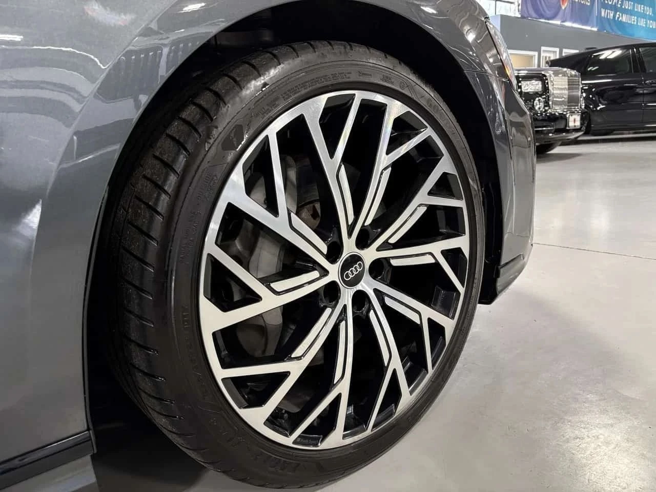 Audi A8, снимка 5 - Автомобили и джипове - 56710460