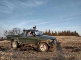 Toyota Hilux 4 x4, снимка 4