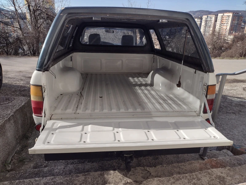 Toyota Hilux 4 x4, снимка 9 - Автомобили и джипове - 46941434