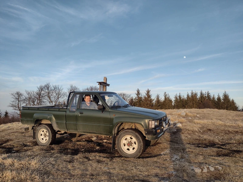 Toyota Hilux 4 x4, снимка 4 - Автомобили и джипове - 46941434