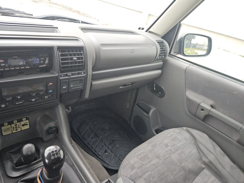 Land Rover Discovery Discovery Td 2.5, снимка 10 - Автомобили и джипове - 52645384