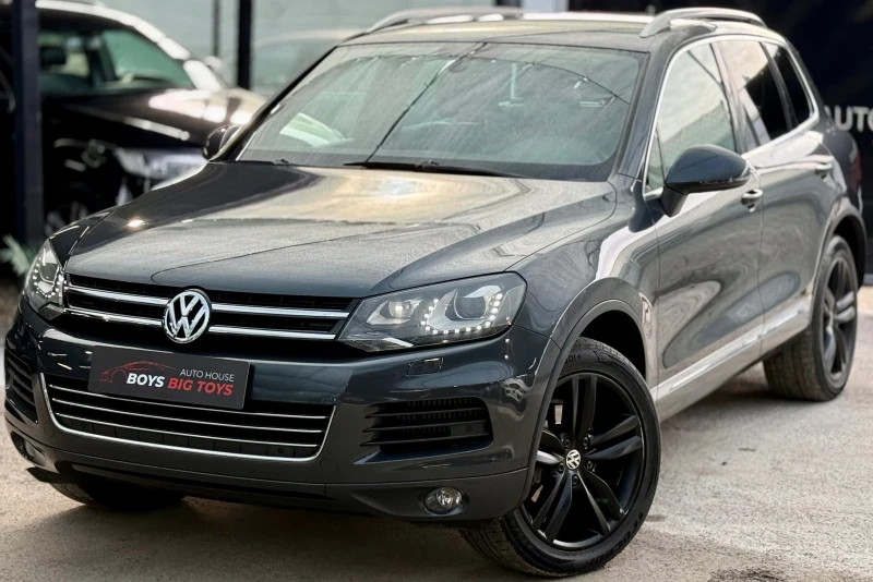 VW Touareg 3.0TDI* FullLed* BlueMotion* Подгрев* Reacro* Navi, снимка 2 - Автомобили и джипове - 52812560